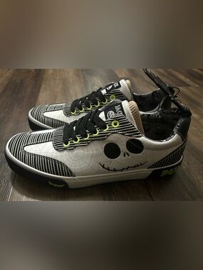 NWOT Nightmare Before Christmas NEW size 10 Men's Pumpkin King Disney Sneakers